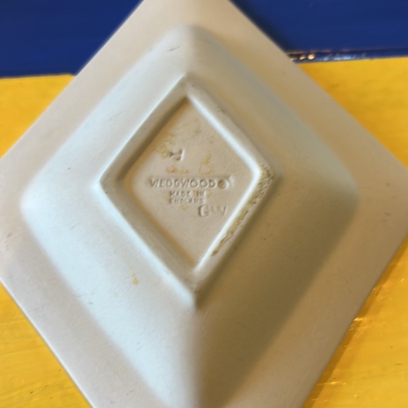 Wedgwood RARE blue on white diamond trinket tray bowl plate England - Picture 6 of 7